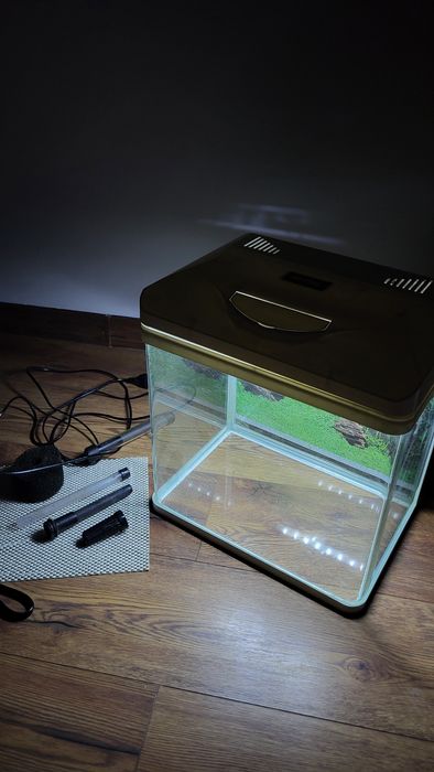 Akwarium z zaokrąglonymi narożnikami (zestwaw)