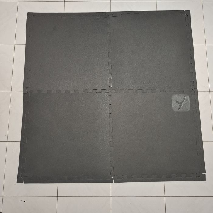 Tapete puzzle em ótimo estado treino musculação