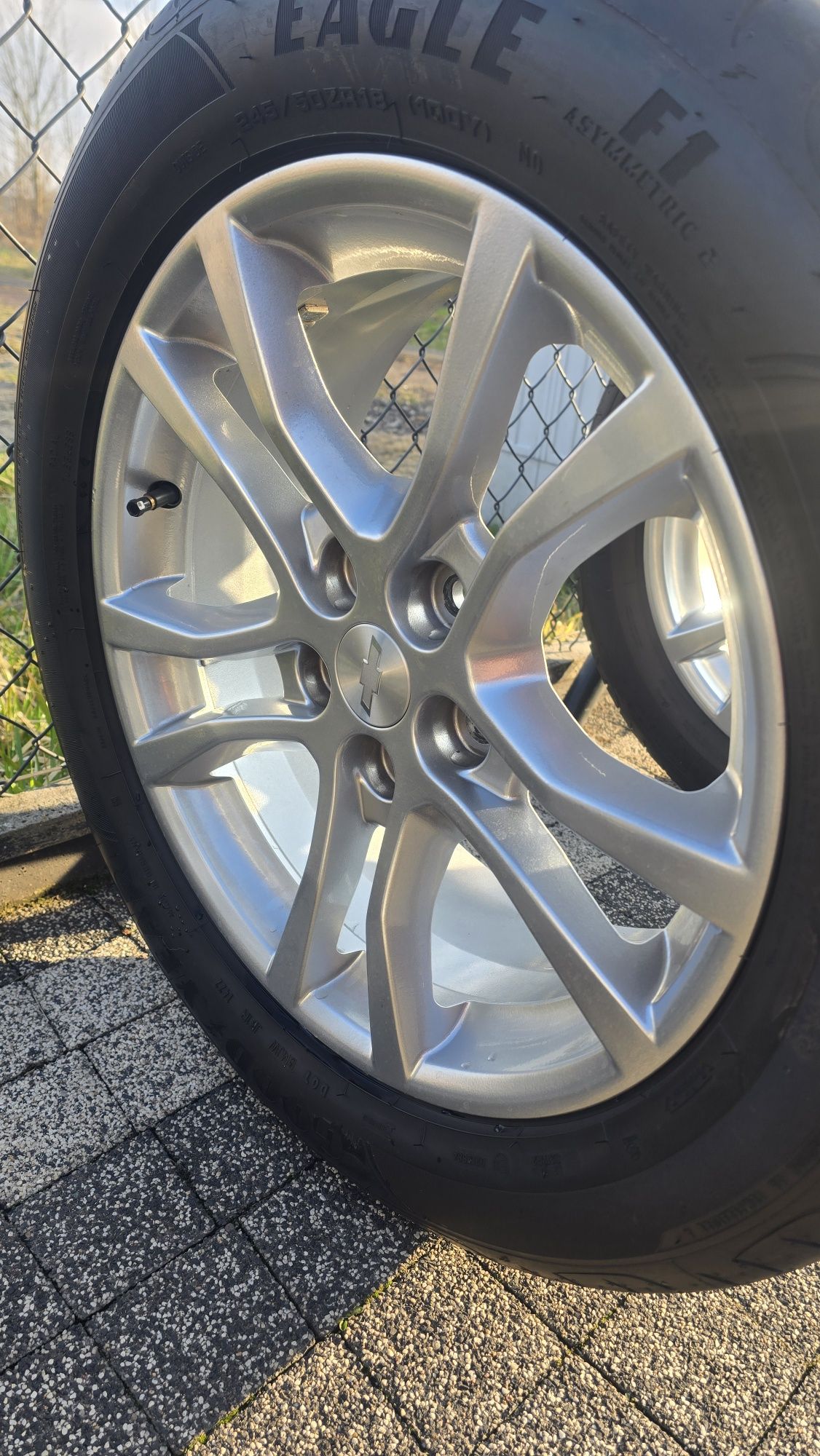Felgi z oponami GM Camaro 18 5x120 OEM