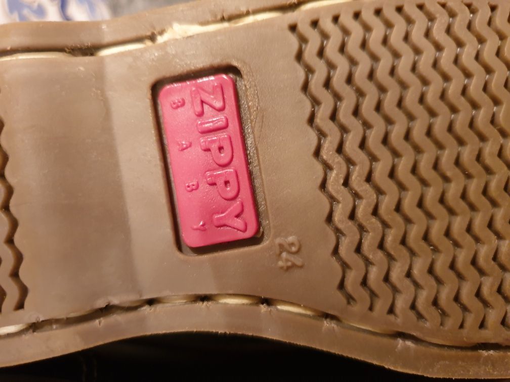 Sapatos criança novos