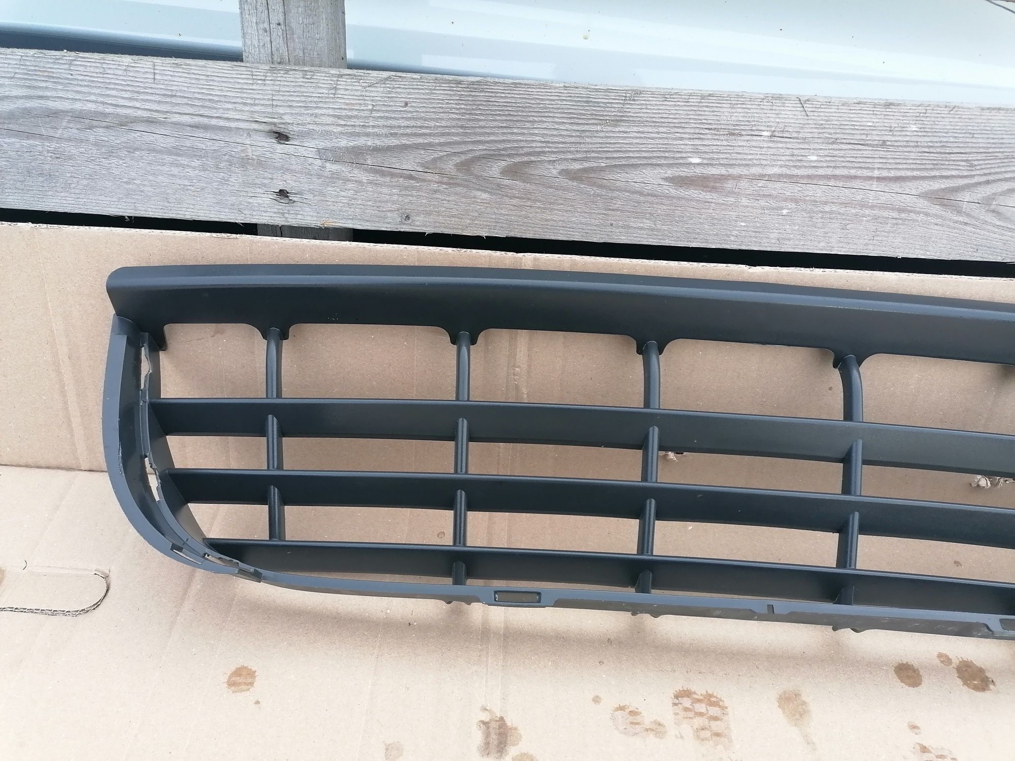 VW Crafter I 06-12 2E 2E0 kratka środkowa zderzaka atrapa grill ORG