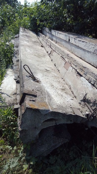 Панели железобетонные консольные "Г"образные