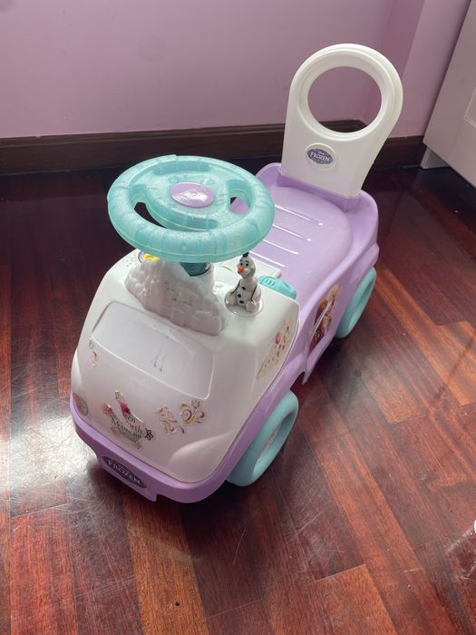 Carrinho andador FROZEN