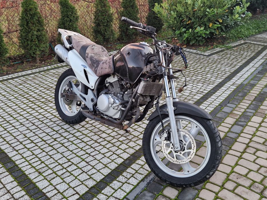 Honda xl 125 varadero 2008 lift honda varadero 125 kat- B transport