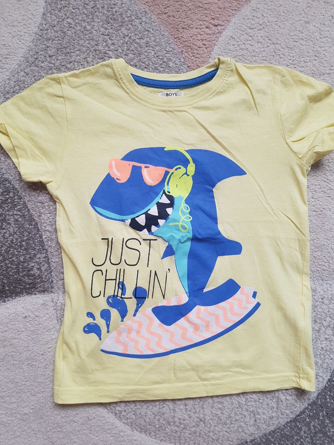 Letnia koszulka t-shirt z rekinem 116-122
