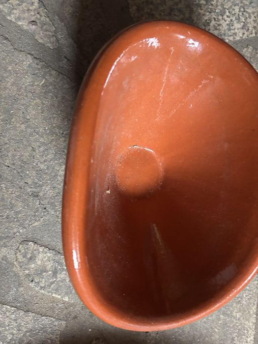 Loica de barro vermelha