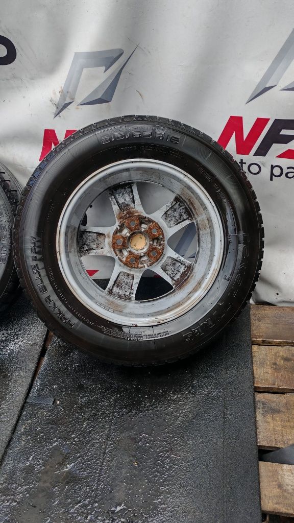 Колесо зборі 215/65 r16 j6.5 et-40 5х114.3 резина nokian в подарунок