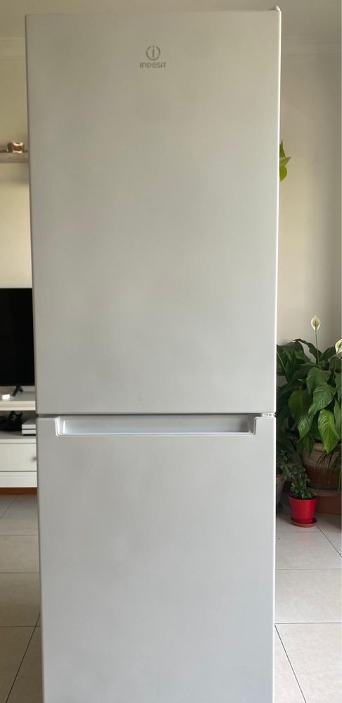 Frigorífico INDESIT