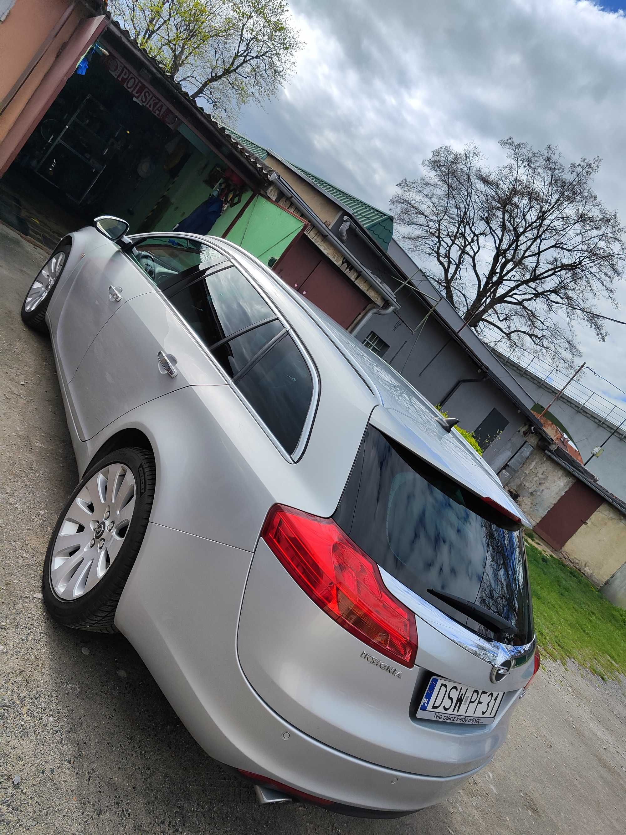 Sprzedam samochód Opel Insignia.