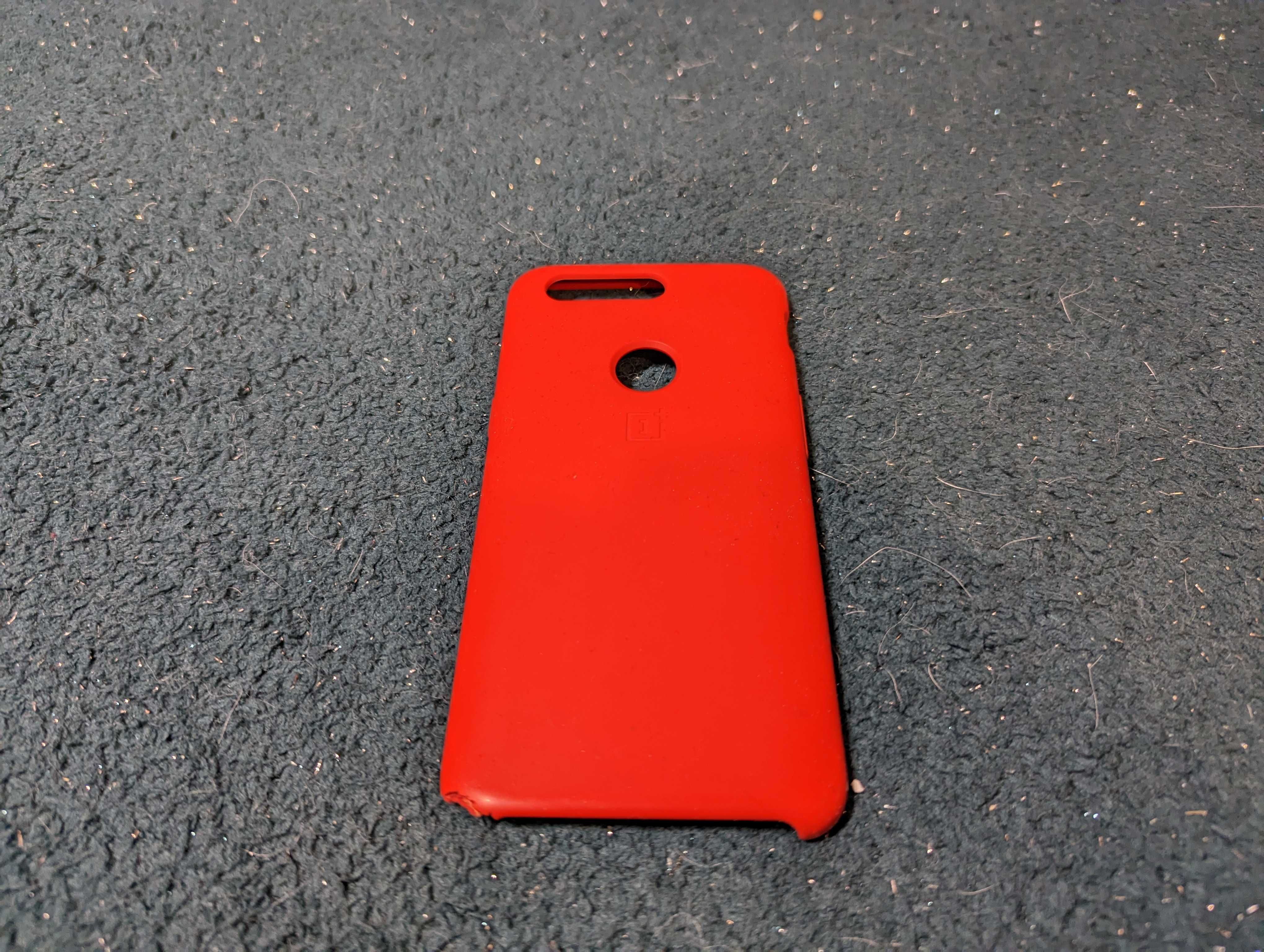 Dwie oryginalne obudowy (case) do telefonu Oneplus 5T