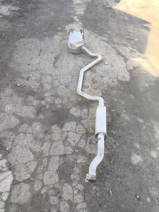 ГЛУШНИК вихлопна 2.4 DODGE Journey в зборі з резонатором гарний стан