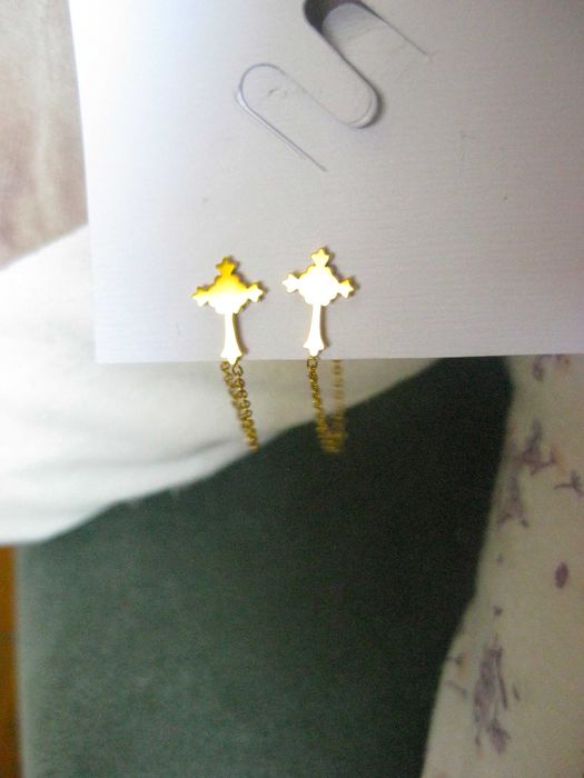 Brincos Aço Dourado Trevo Pendente NOVO - Saldo