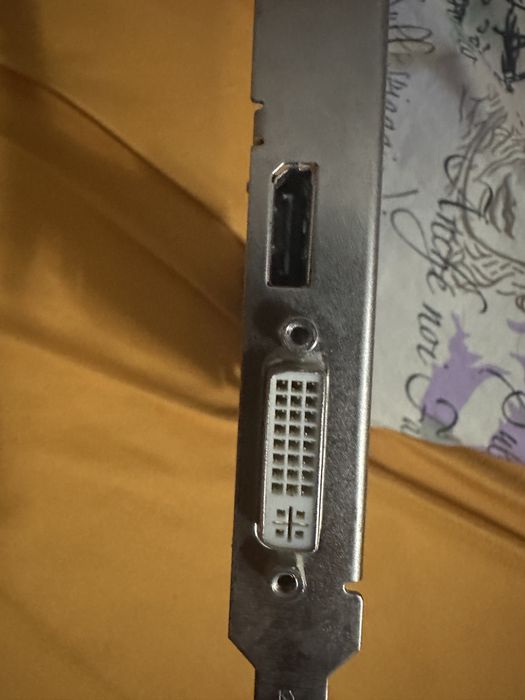 Продам видеокарту Amd Radeon Nd 7470