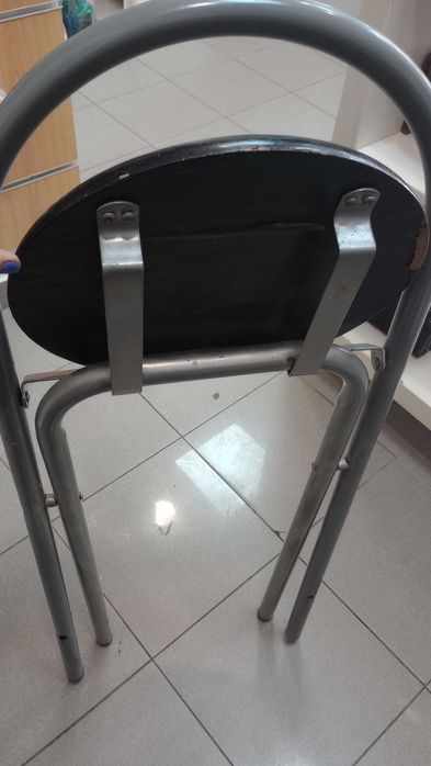 Banco de ferro dobrável
