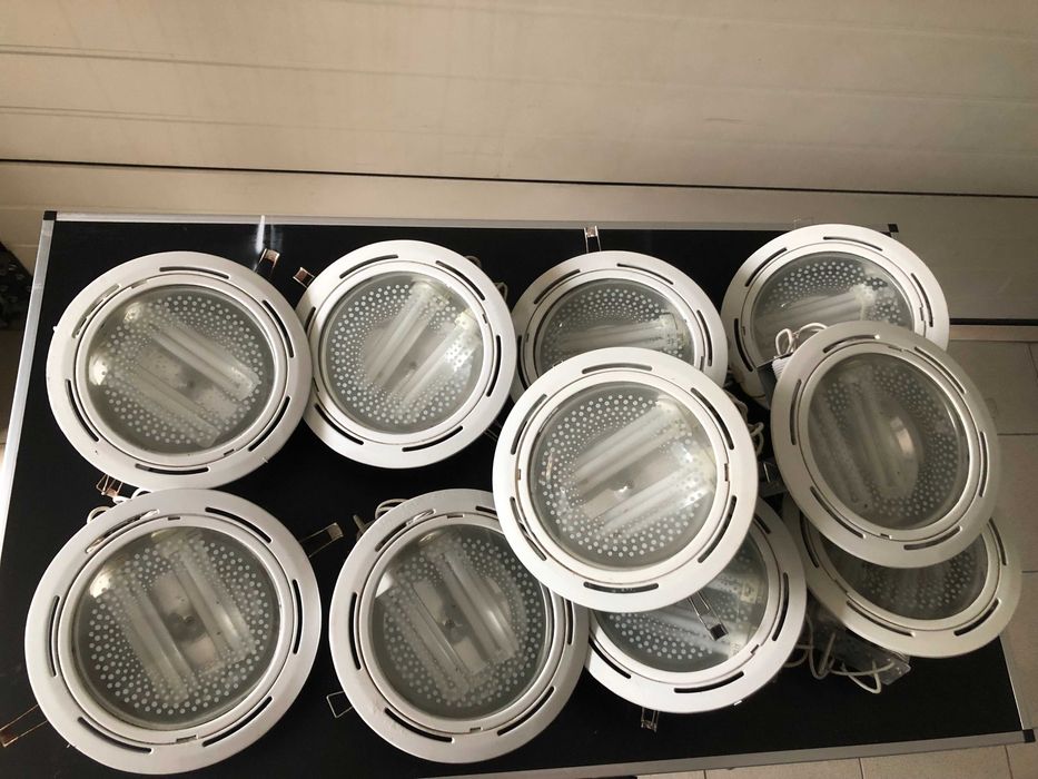 Projetor de encastrar em teto falso c/ 20cm de diâmetro