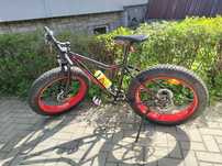 Rower górski Indiana Fat Bike M18 czarno czerwony