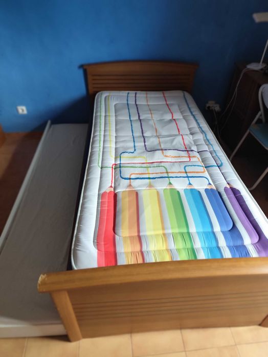 Cama + gavetão + secretária + mesa cabeceira