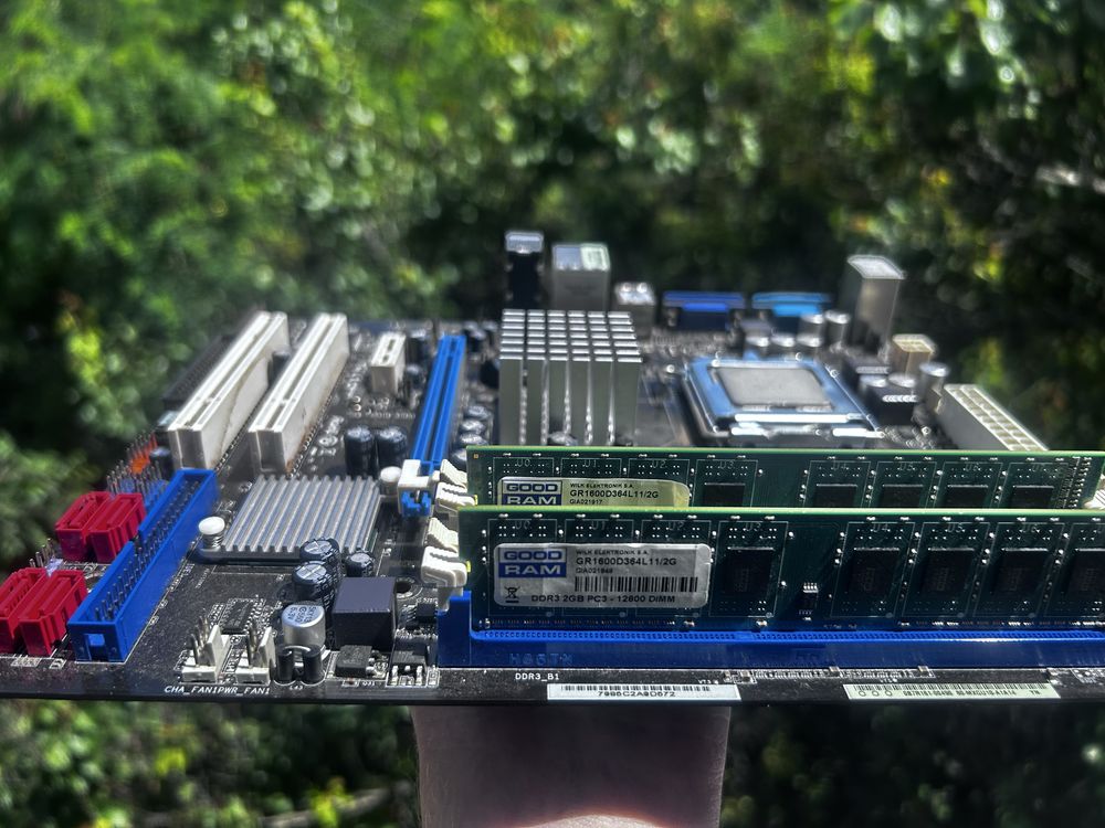 Комплект ASRock G41C-GS + Core 2 Quad Q8400 + DDR3 4GB