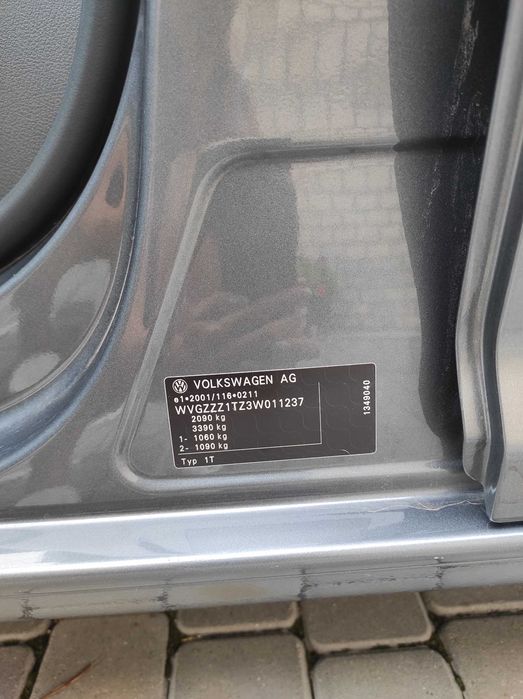 Продам автомобіль Volkswagen Touran 2004 року