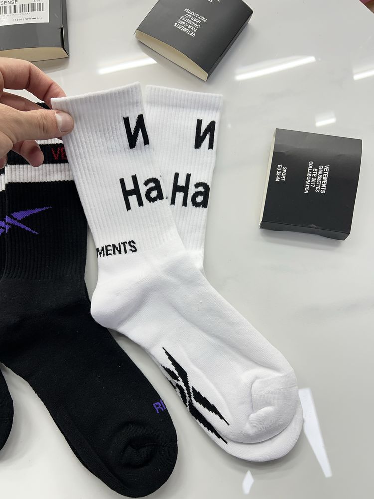 Шкарпетки Vetements Black / White