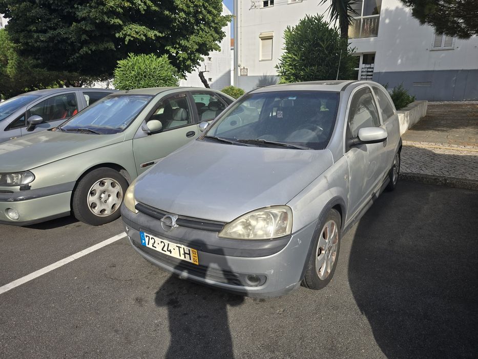 Opel corsa 1.7dti avariado