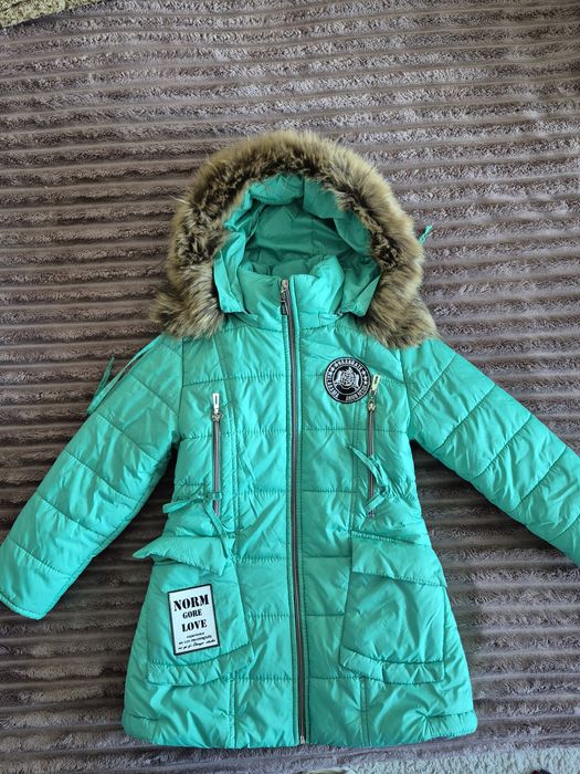Курточки на дівчинку