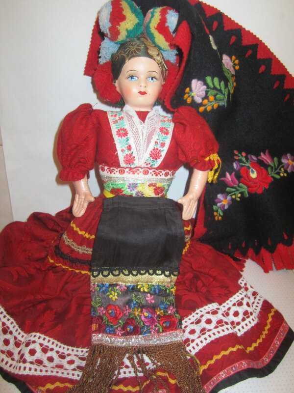 Лялька кукла в национальном костюме 55см композит или фарфор Венгрия