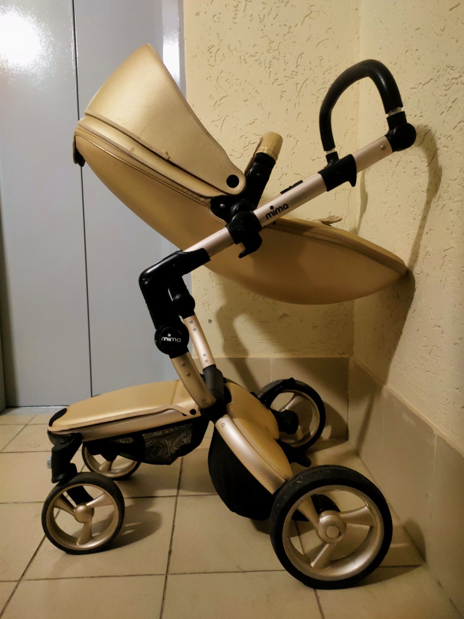 Продам коляску Mima xari