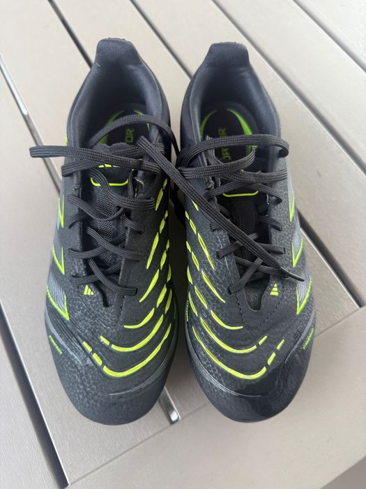 Chuteiras predator nova