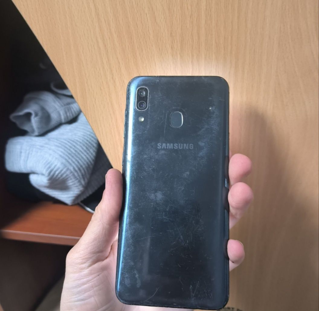 Samsung a30  робочий