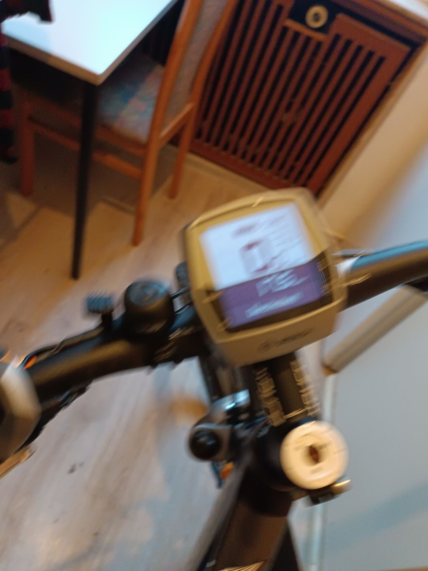 Rower elektryczny cross trekkingowy