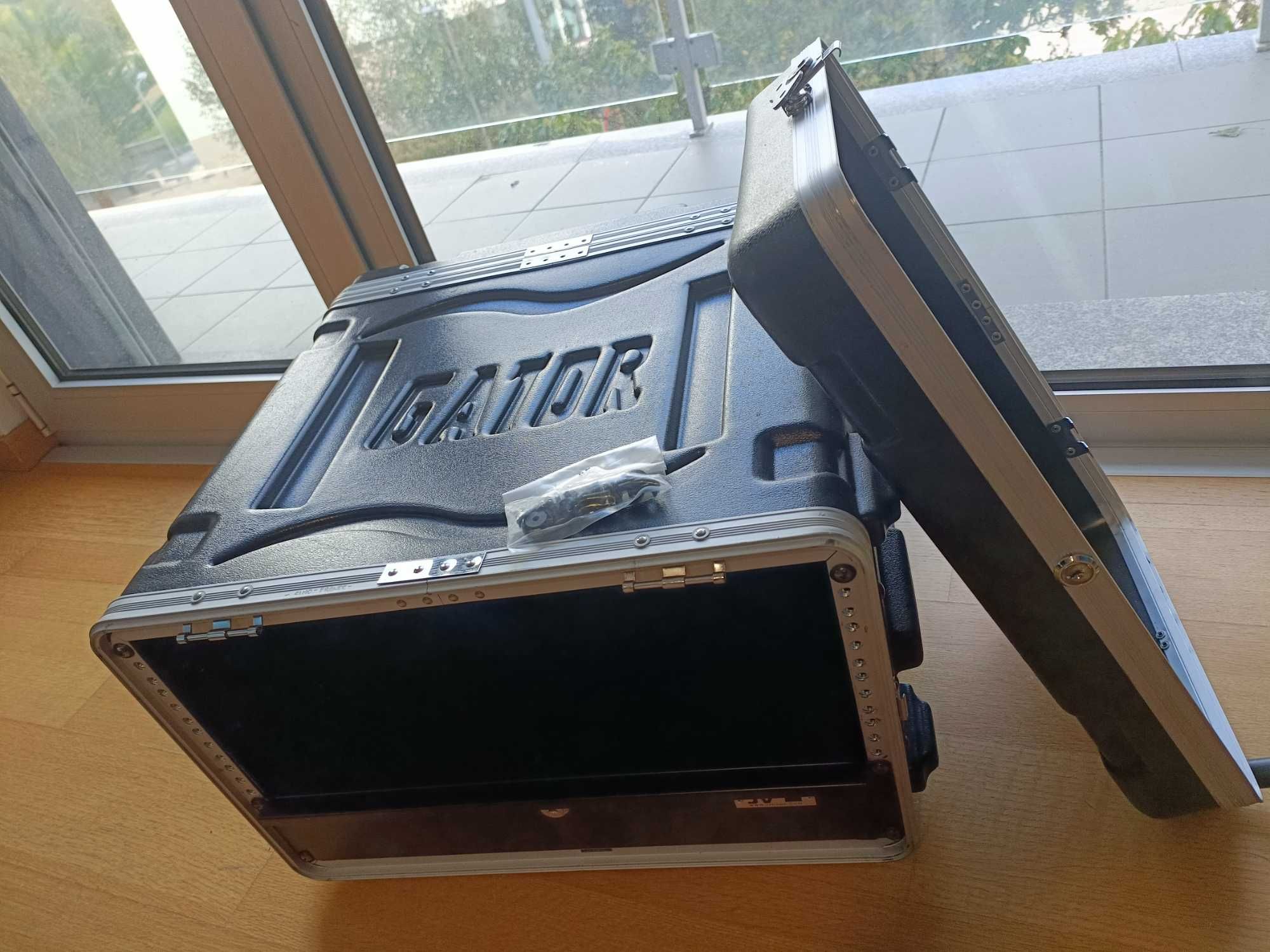 Vendo Rack Gator GR-6L + Gaveta JVCase