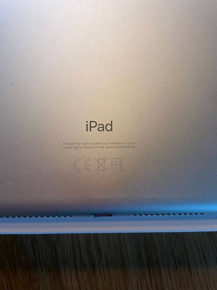 iPad 8, 128 Gb, srebrny