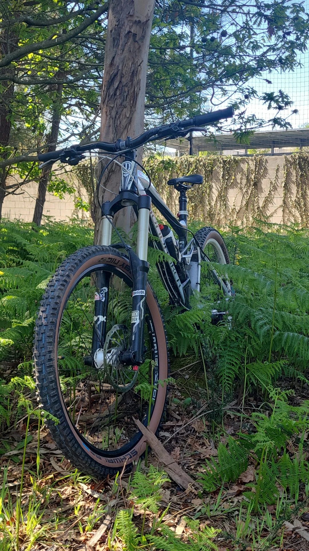 Bicicleta enduro mondraker dune