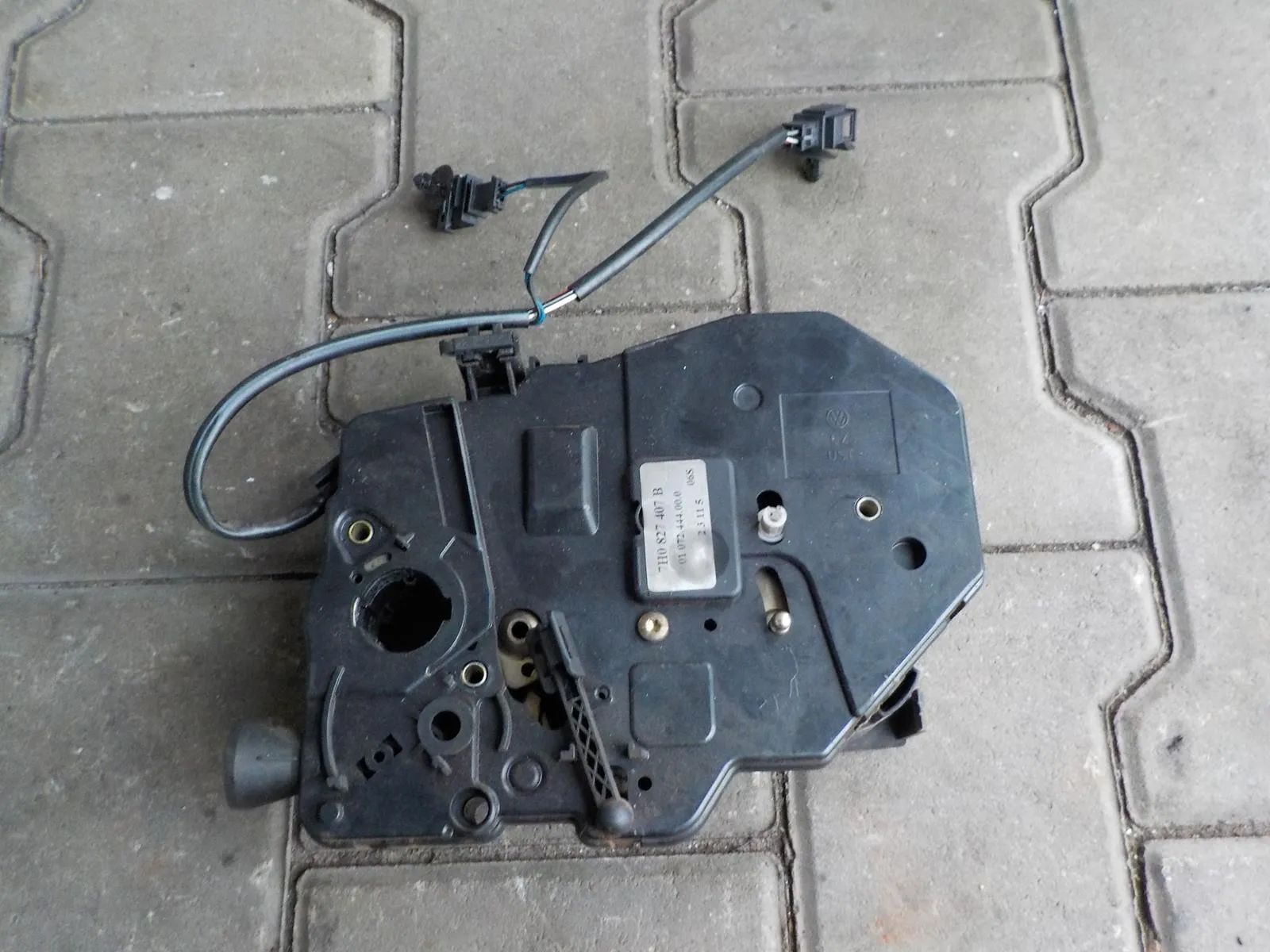 VW T5 ZAMEK KLAMKA KLAPY CENTRALNY ZAMEK