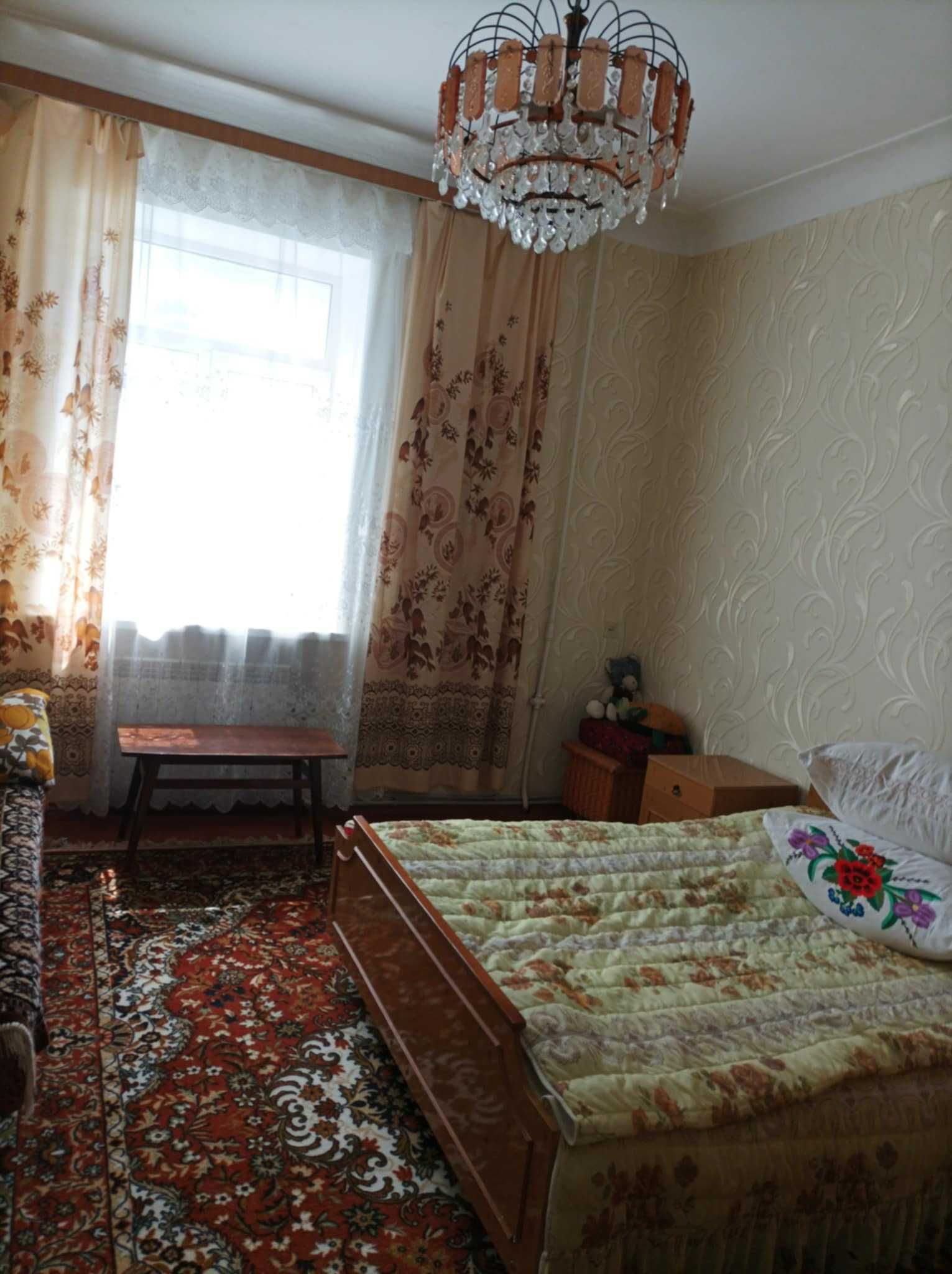 Продаж 4-кімнатної квартири у центрі міста