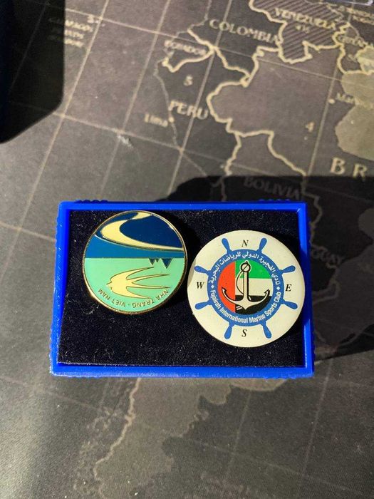 Колекційні рідкісні значки, піни