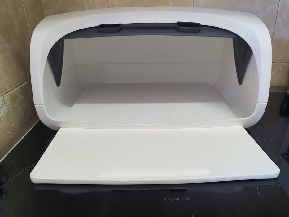 Caixa de pao tupperware