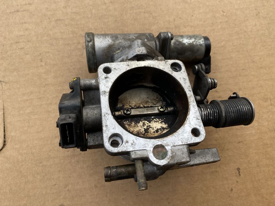 Opel Vectra B 2.0 16V przepustnica