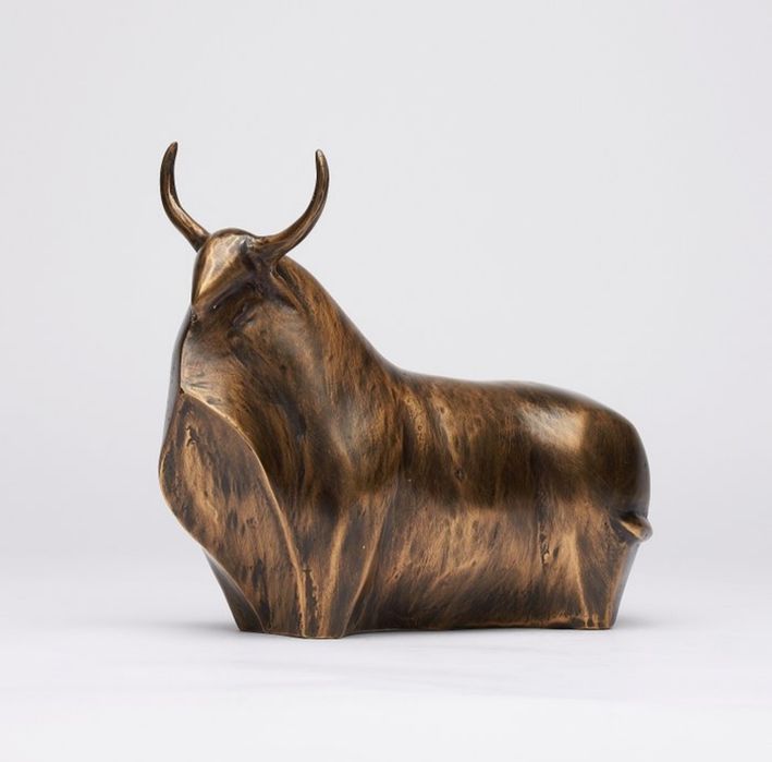 Bela Estátua de Bronze