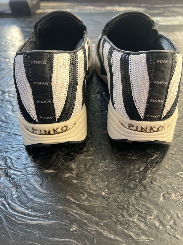 Trampki Pinko z cekinami