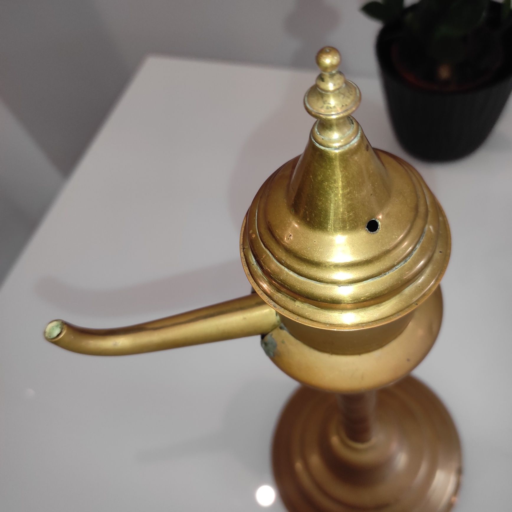 Stara lampa oliwna, kaganek mosiężna, duża.