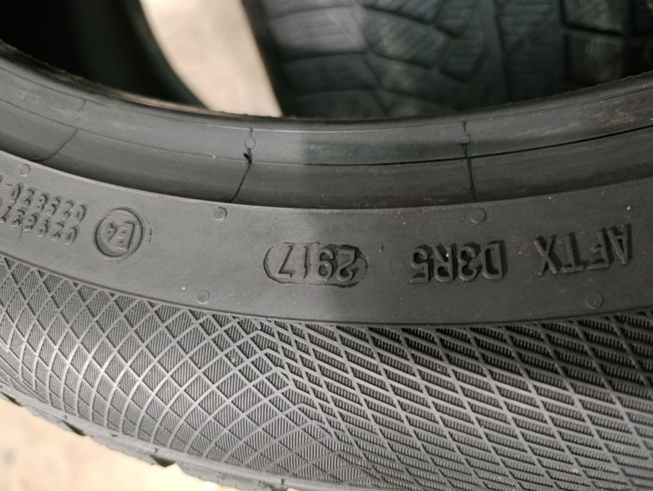 Продам пару шин 315/40-21 Continental Winter contact ts850
