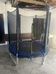 Trampolim - 183 cm - com rede de segurança - azul