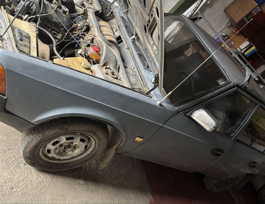 Москвич  2141  .