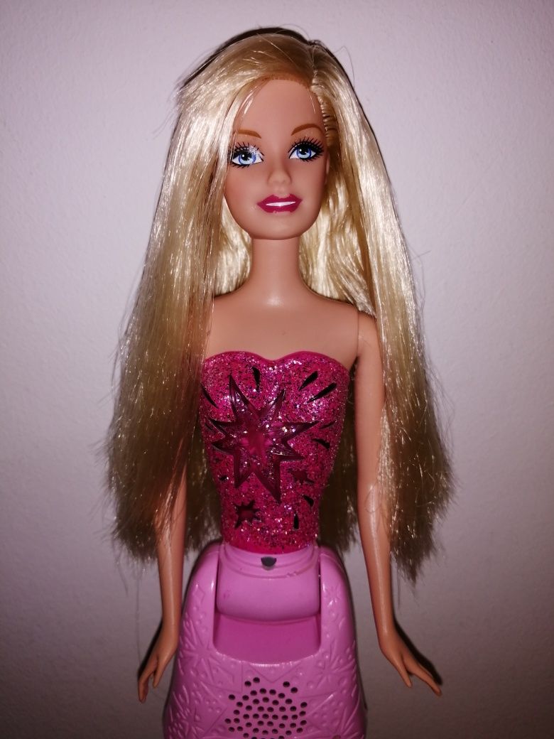 Barbie Modna Paryżanka 2010 r. Interaktywna świeci i gra. Suknia 2w1.