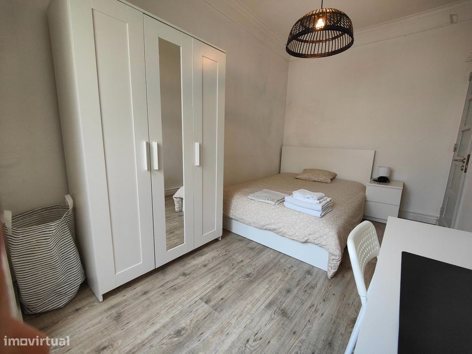 725719 - Quarto com cama de solteiro em...