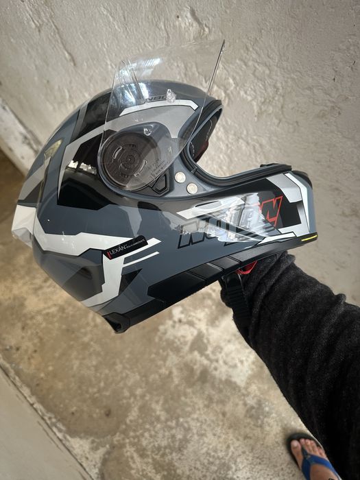 Capacete em otimo estado e pouco usado