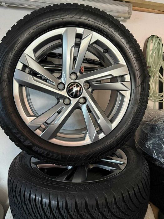 Komplet kół – opony Goodyear Vector 4Seasons 215/55/17 94V