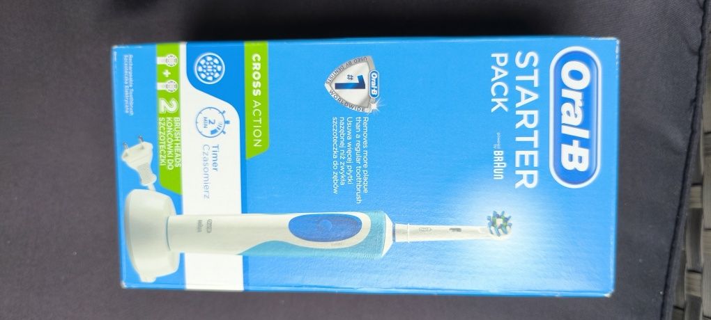 Szczoteczka Oral B Cross Action ze stacją akumulatorową